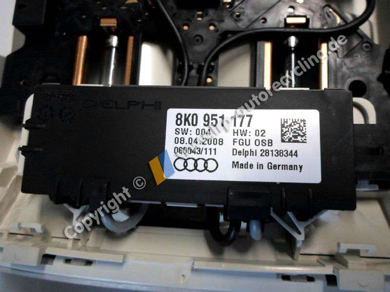 Audi Q5 8R Innenraumleuchte Leselampe vorn 8T0947135B13U 025041962 FER BJ2008